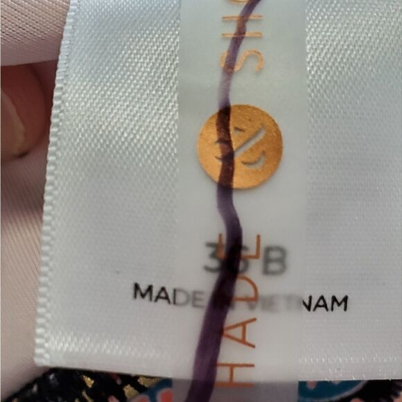 ( J) NWOT Shade & Shore Paisley * Floral Pink & Black Bikini Top - Picture 6 of 6